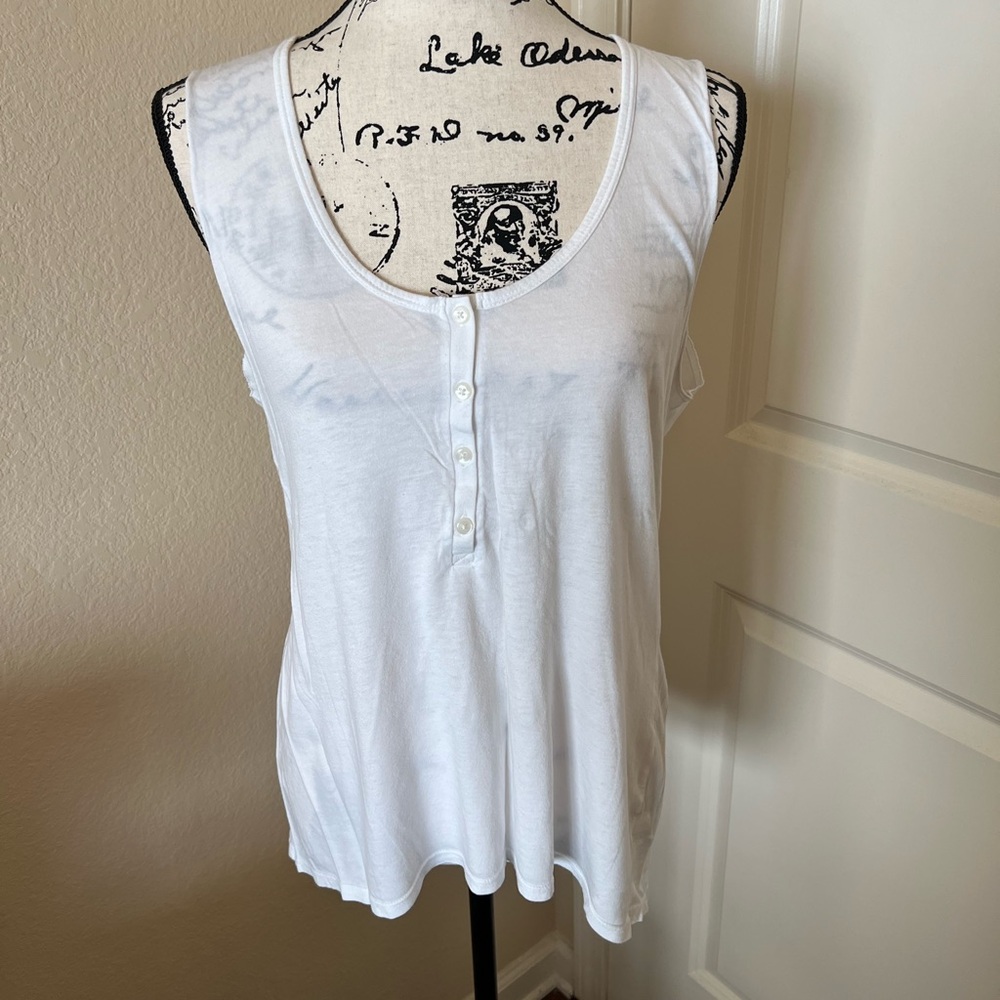 Express White Women’s Sleeveless Top w/ Buttons, XL